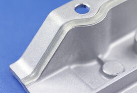 3D liquid gasket on metal component FIPG CIPG | © Panacol