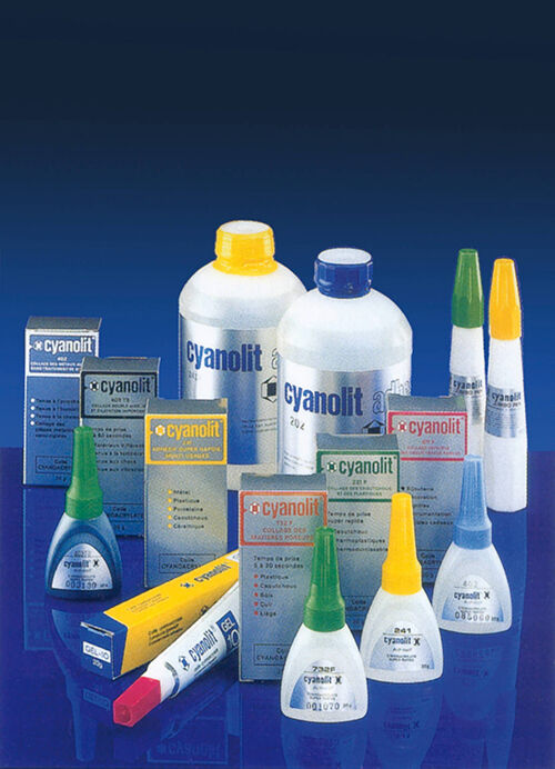 Packshot of the cyanolite instant adhesives for the industry from Panacol