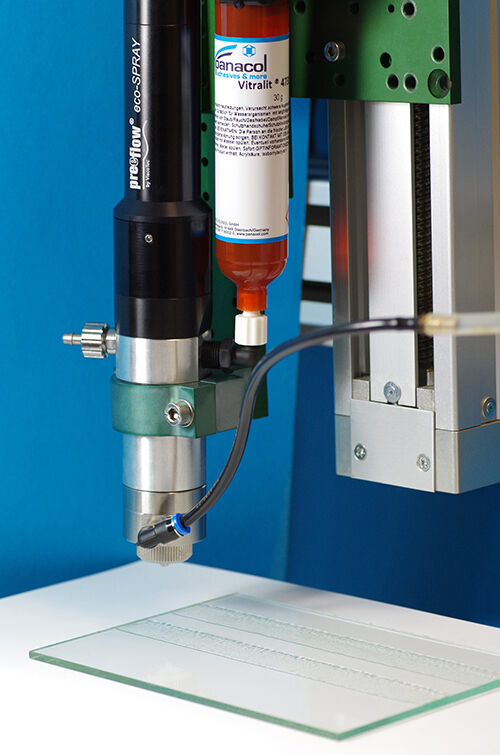 hight viscosity adhesive from Panacol is precisely sprayed with preeflow eco-SPRAY